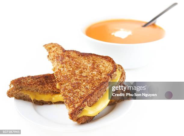 grilled cheese sandwich and tomato soup - soup and sandwich stock pictures, royalty-free photos & images