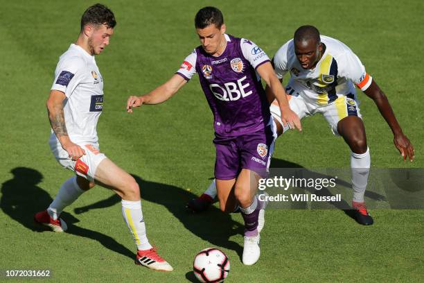 Joel Chianese of the Glory controls the ball during the round five A-League match between the Perth Glory and the Central Coast Mariners at nib...