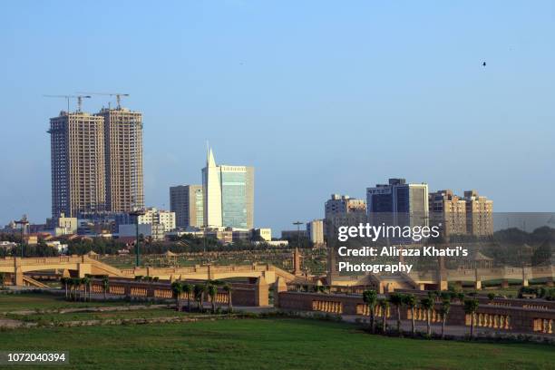 urban growth - karachi city stock pictures, royalty-free photos & images