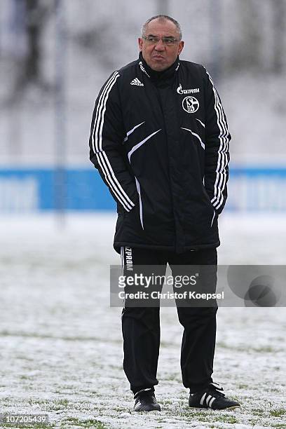 Head coach Felix Magath of Schalke looks on during the FC Schalke training session at the training ground on November 30, 2010 in Gelsenkirchen,...
