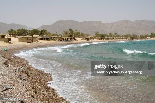 nuweiba beach, turquoise colors of red sea, sinai egypt - nuweiba beach stock pictures, royalty-free photos & images