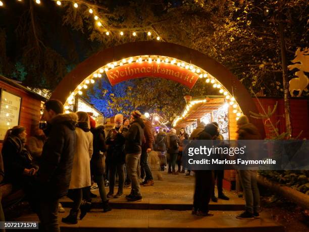 entrance of christmas market, cologne, germany - lit cologne 2018 stock pictures, royalty-free photos & images