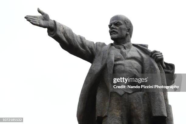 lenin statue - monument of lenin - fotografias e filmes do acervo