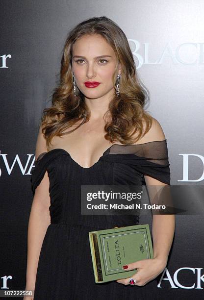 Natalie Portman attends the New York Premiere of "Black Swan" at the Ziegfeld Theatre on November 30, 2010 in New York City.
