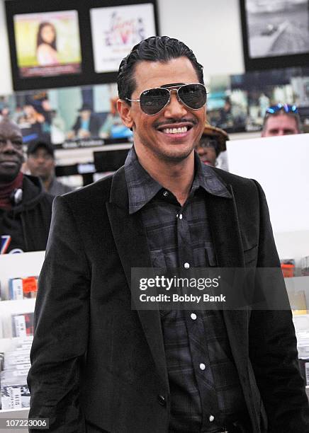 184 Bobby Debarge Photos & High Res Pictures - Getty Images