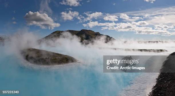 geothermal hot springs  - blue lagoon ijsland stockfoto's en -beelden