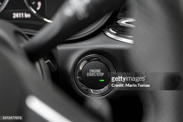 engine start/stop switch - autostop stock-fotos und bilder
