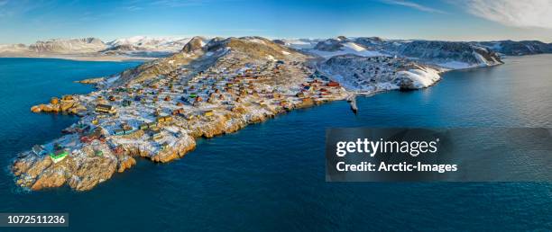 ittoqqortoormiit, scoresbysund, greenland - groenland stockfoto's en -beelden