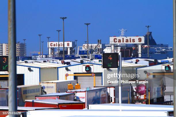 france, calais, trucks inspection - calais 個照片及圖片檔