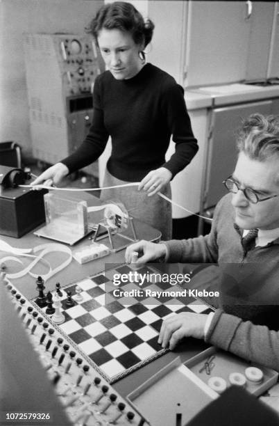 1.196 fotos de stock e banco de imagens de Computer Chess - Getty