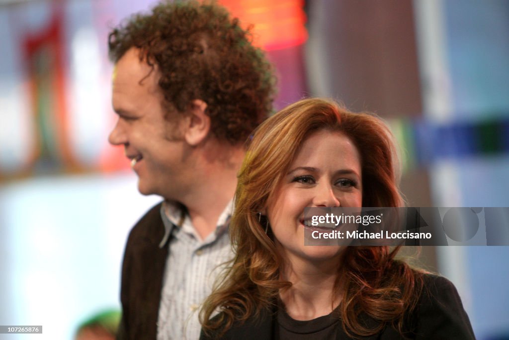 "Gossip Girl" Cast, Blake Lewis, John C. Reilly and Jenna Fischer Visit MTV's "TRL" - December 17, 2007