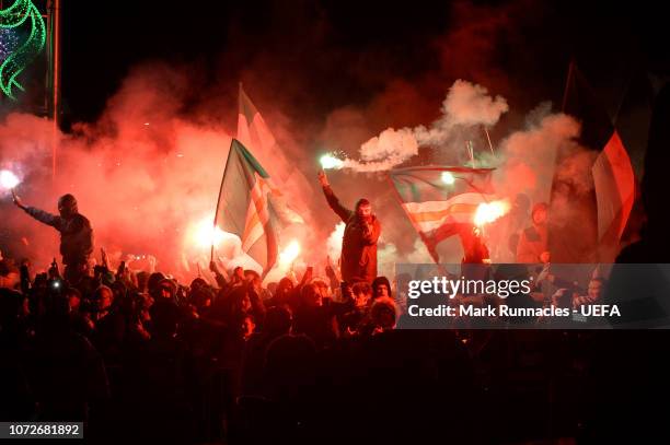 Celtic fans greet the arrival of the Celtic FC team bus at Celtic Park ahead of the UEFA Europa League Group B match between Celtic and RB Salzburg...