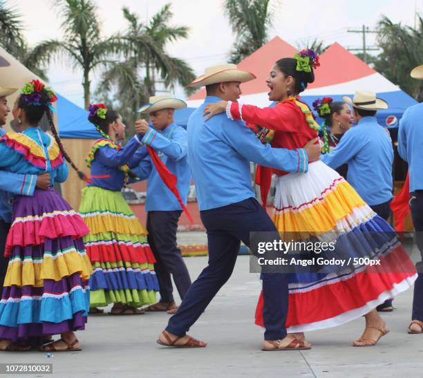 folklore dance - herança imagens e fotografias de stock