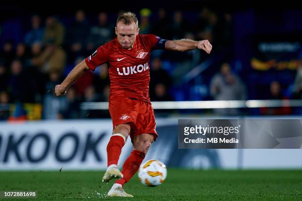 Denis Glushakov of FC Spartak Moscow in action during the UEFA Europa League Group G match between Villarreal CF and FC Spartak Moscow at Estadio de...