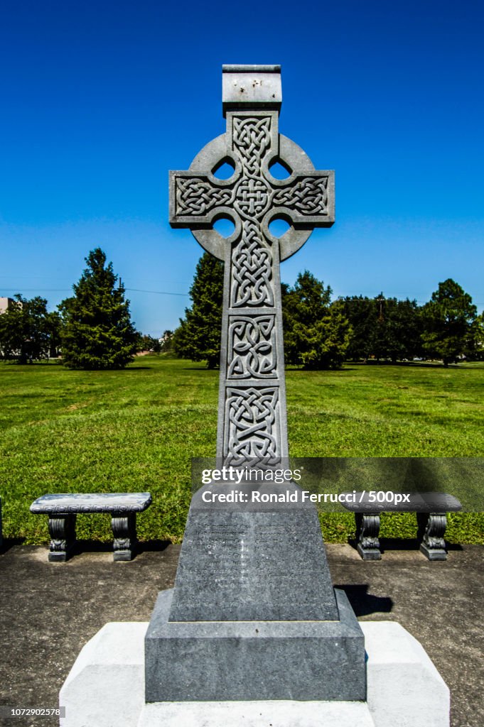 Celtic Cross, Lakeview