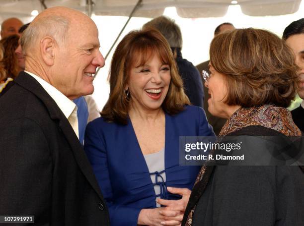 Barry Diller, Chairman and CEO of USA Interactive , Marlo Thomas and Ann Moore, Chairman and CEO of Time Inc.