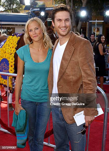 Erin Bartlett and Oliver Hudson during DreamWorks Pictures' "Dreamer: Inspired by a True Story" Los Angeles Premiere - Arrivals at Mann Village...