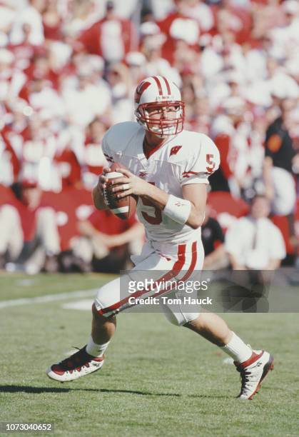 Brooks Bollinger, Quarterback for the University of Wisconsin Badgers during the NCAA Big Ten college football game against the Ohio State Buckeyes...