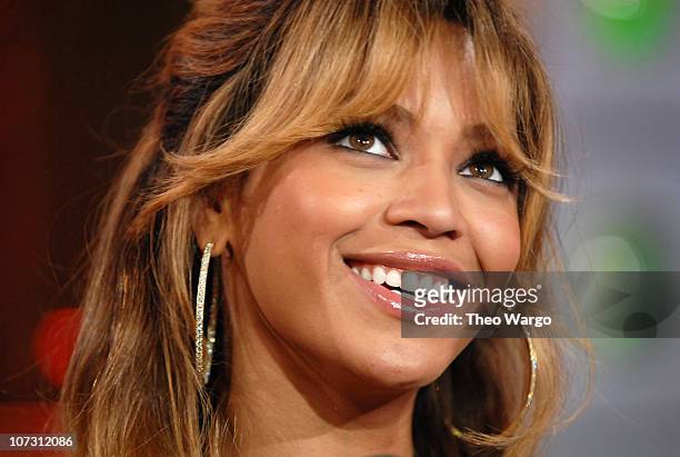 Beyonce during Beyonce, Kate Hudson, Owen Wilson, Shawn Wayans and Marlon Wayans Visit MTV's "TRL" - July 12, 2006 at MTV Studios in New York City,...