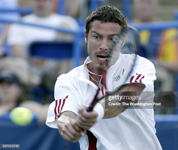 Sp_legg 8/4/06 182635 LEGG MASON TENNIS CLASSIC Post Photos by Rich Lipski Marat Safin returns volley against Wesley Moodie during the Legg Mason...