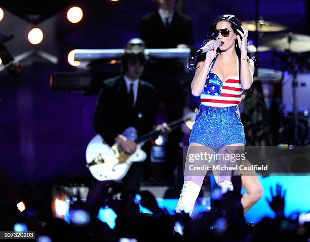 Singer Katy Perry performs onstage during "VH1 Divas Salute the Troops" presented by the USO at the MCAS Miramar on December 3, 2010 in Miramar,...