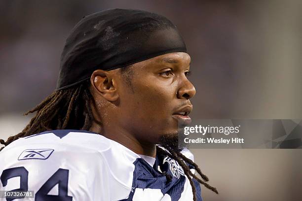 Marion Barber of the Dallas Cowboys warms up before a game against the New Orleans Saints at Cowboys Stadium on November 25, 2010 in Arlington,...