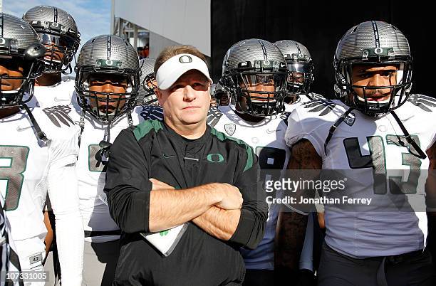Head Coach Chip Kelly of the Oregon Ducks prepares with his team before the game against the Oregon State Beavers during the 114th Civil War on...