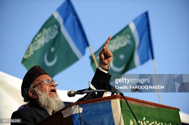 Pakistani Jamaat-e-Islami chief Syed Munawar Hassan addresses a rally in Islamabad on December 5, 2010. Thousands of Pakistani Islamists on December...