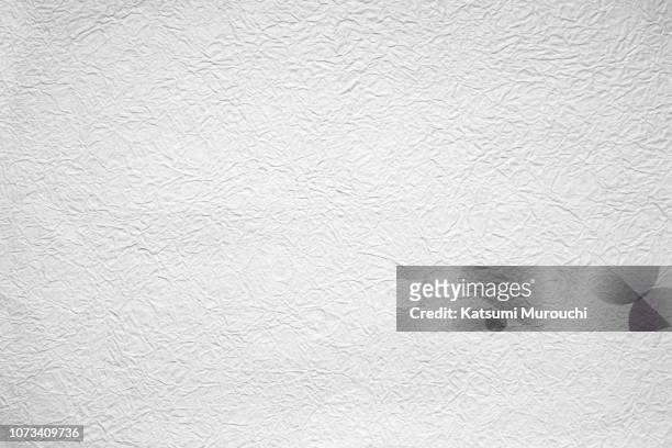 wrinkled white washi paper texture background - washi paper fotografías e imágenes de stock