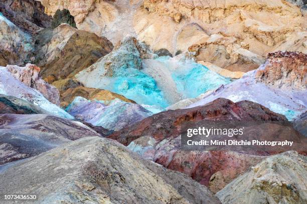 artist's palette in death valley national park - death valley stock-fotos und bilder