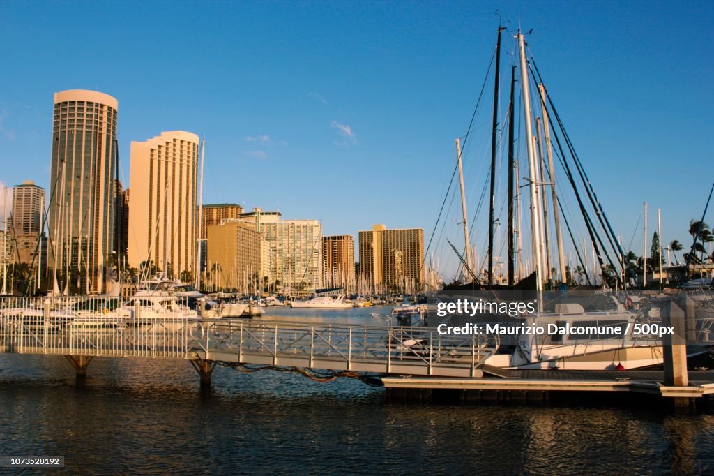 __Honolulu seaport__