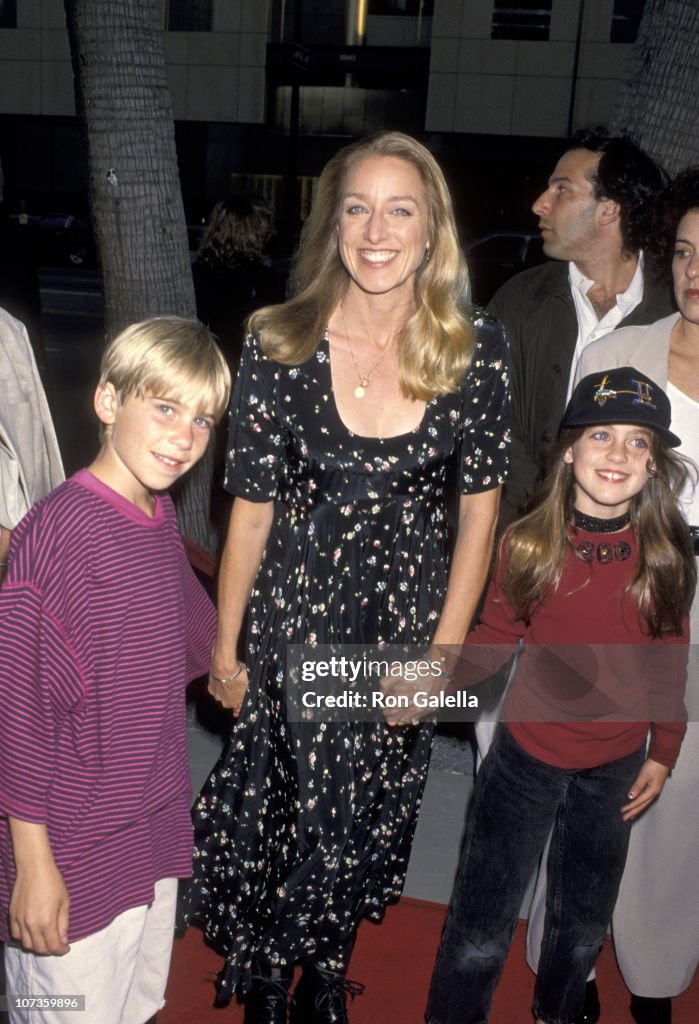 Patricia Wettig, son Clifford Olin and daughter Roxanne Olin News Photo
