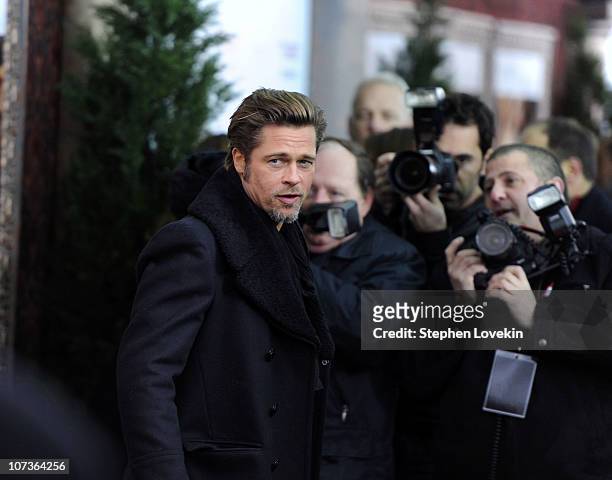 Actor Brad Pitt attends the World premiere of "The Tourist" at Ziegfeld Theatre on December 6, 2010 in New York, New York.
