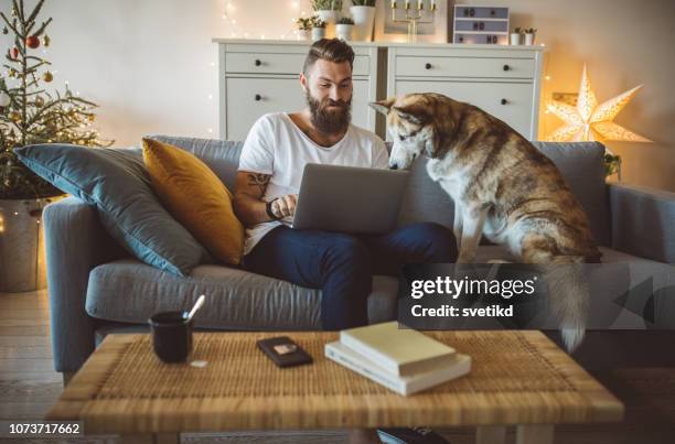 lazy christmas at home - christmas coffee imagens e fotografias de stock