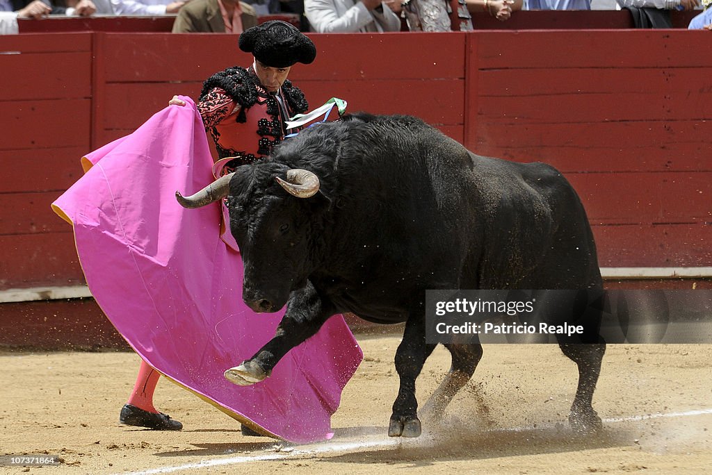 Bullfighting At Feria Jesus Del Gran Poder In Quito