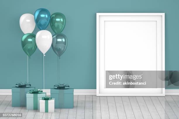 ballons de couleur turquoise et blanche brillante avec un cadre vide dans la chambre vide. concept de noël, saint valentin, anniversaire. - birthday balloons photos et images de collection