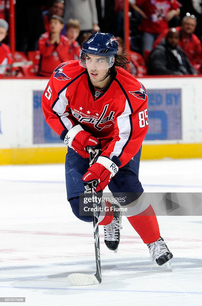 Toronto Maple Mathiue Mathieu Perreault of the Washington Capitals handles the puck against ...