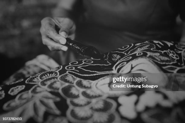 batik indonesia - batik indonesia stockfoto's en -beelden