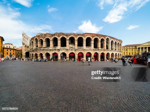 italy, verona, arena di verona, piazza bra - arena de verona imagens e fotografias de stock