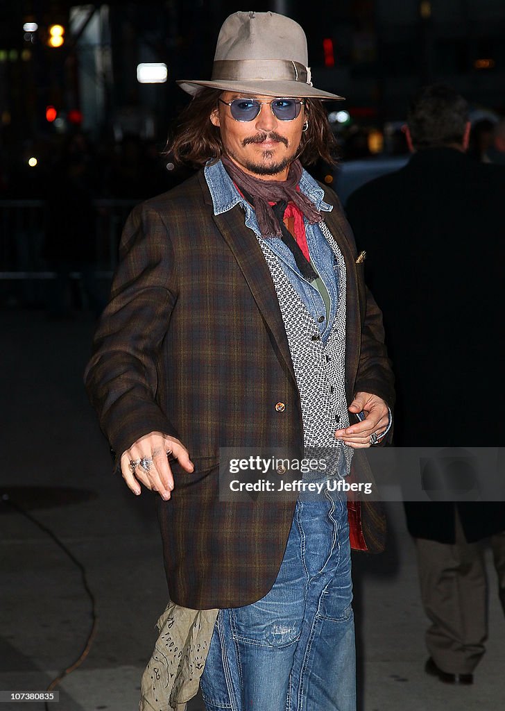 Celebrities Visit "Late Show With David Letterman" - December 07, 2010