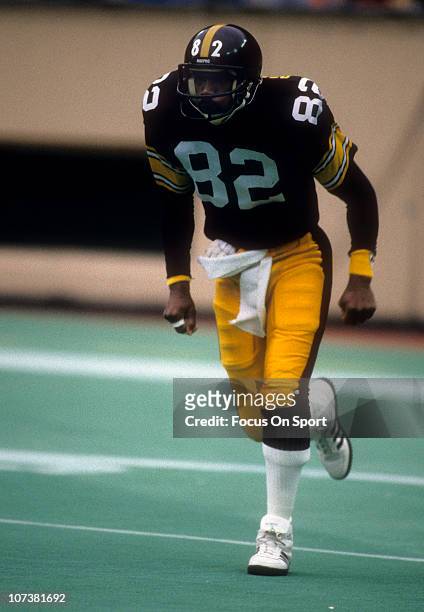 John Stallworth of the Pittsburgh Steelers in action during an NFL football game at Three Rivers Stadium circa 1980 in Pittsburgh, Pennsylvania....