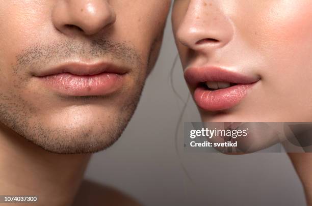 schoonheid paar - lippen stockfoto's en -beelden