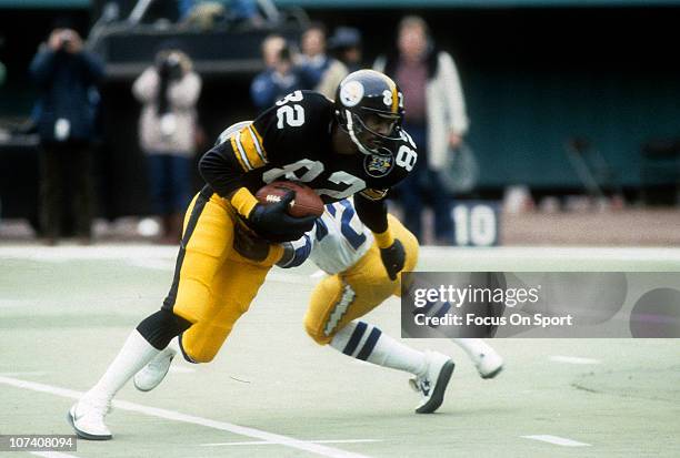 John Stallworth of the Pittsburgh Steelers in action against the San Diego Chargers during the NFL/AFC wildcard football game at Three Rivers Stadium...