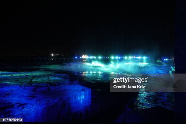 chaudiere falls on ottawa river, lit up at night - ottawa night stock pictures, royalty-free photos & images