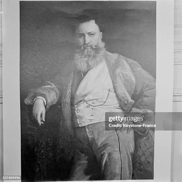 Issac Merritt Singer Sewing Machine Inventor In 1955. News Photo ...