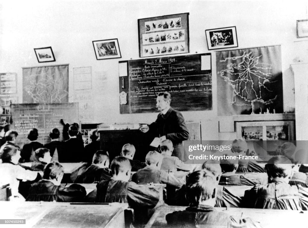 A French Classroom In 1909