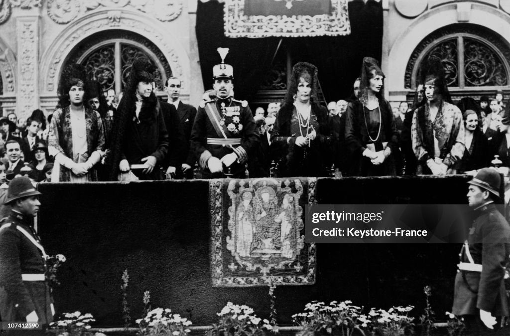 King Alfonse Xiii, Queen Victoria, Infantas, Marchioness Carisbroke And Duke Of Spolete At Easter Procession In Seville In 1930