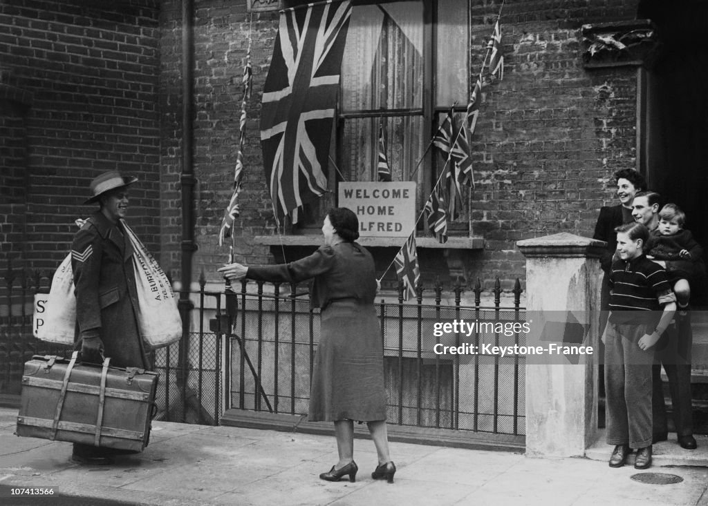 Welcoming Back Of A Soldier Homecoming From Burma In United Kingdom On December 21St 1946