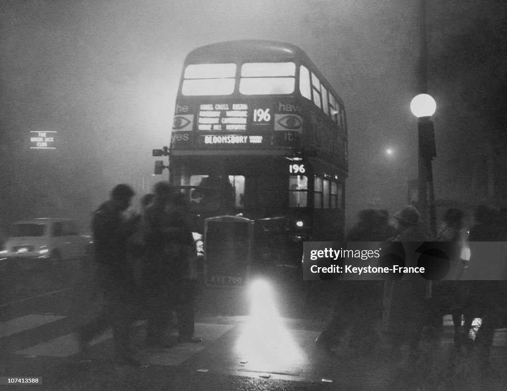 Thick Fog Chaos In The Capital In London On December 5Th 1962
