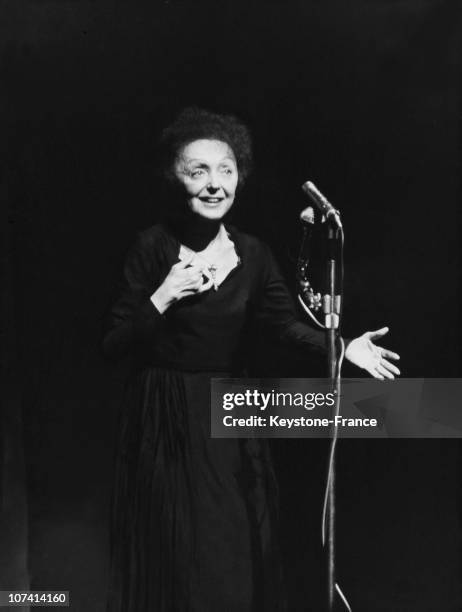 Singer Edith Piaf